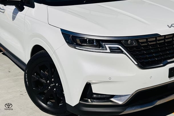 2023 Kia Carnival Platinum in Snow White Pearl (Swp)