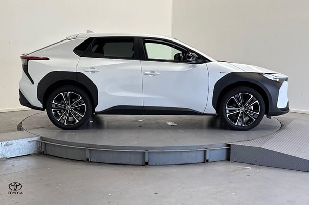 2024 Toyota bZ4X Standard 2WD in White