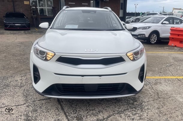 2023 Kia Stonic S in Snow White Pearl (Swp)