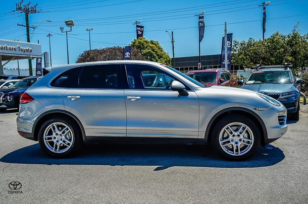 2010 Porsche Cayenne S Hybrid in Silver