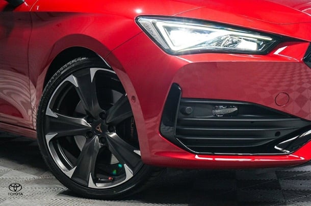 2022 CUPRA Leon VZ in Red