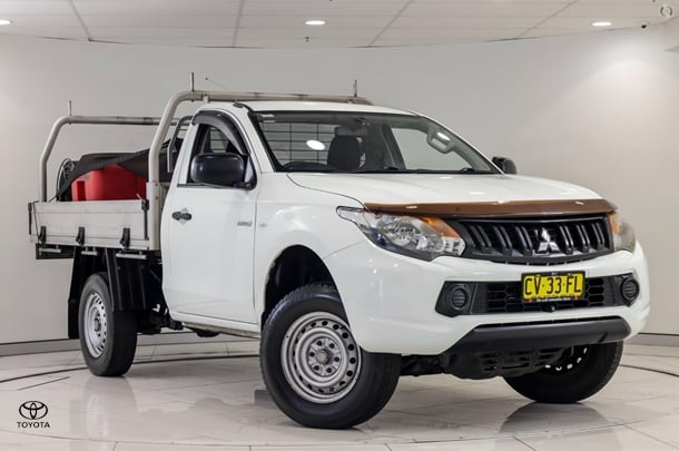 2018 Mitsubishi Triton GLX in White