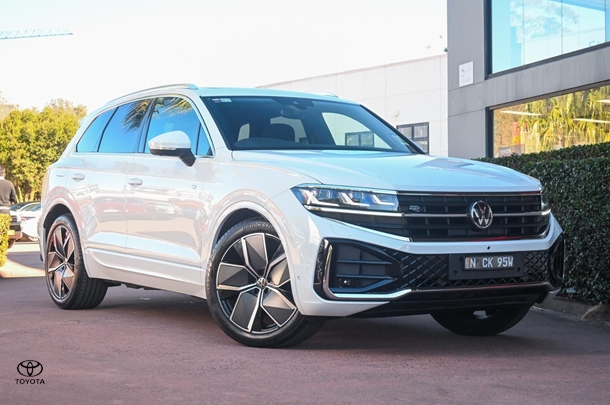 2024 Volkswagen Touareg 210TDI R-Line in White