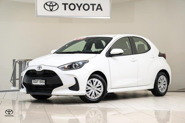 2020 Toyota Yaris Ascent Sport in White