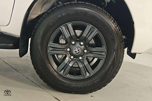 2025 Toyota Hilux SR in White