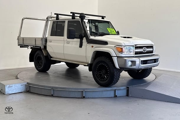 2022 Toyota Landcruiser GXL in White