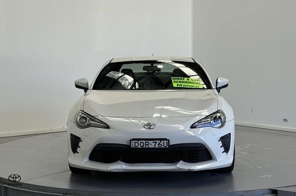 2017 Toyota 86 GT in White