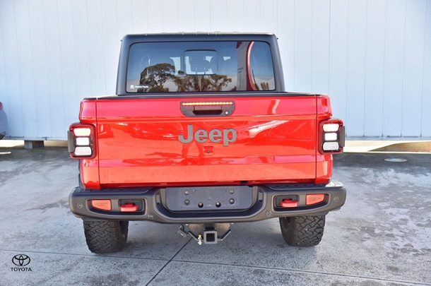 2022 Jeep Gladiator Rubicon in Red