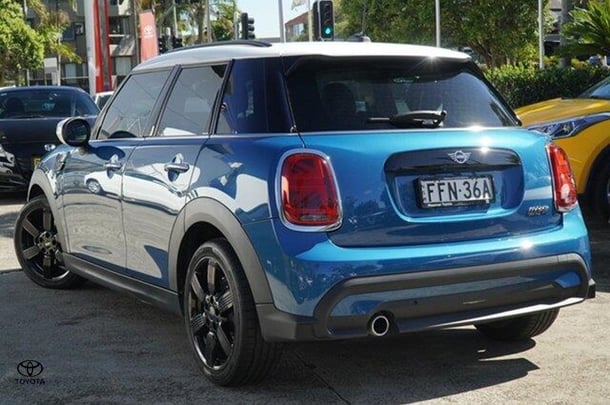 2023 MINI Hatch Cooper Classic in Island Blue