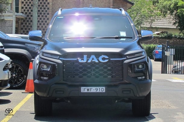2024 JAC T9 Haven in Karak Black (Aaa)