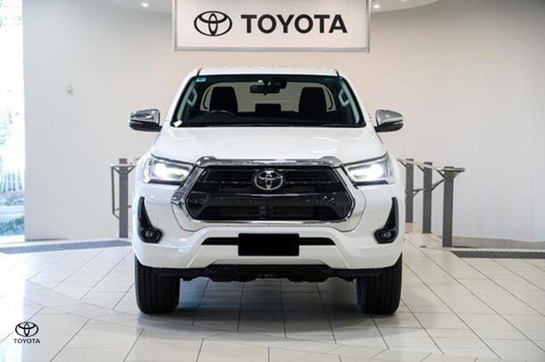2022 Toyota Hilux SR5 in White
