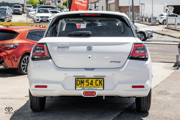 2024 Suzuki Swift Hybrid in White