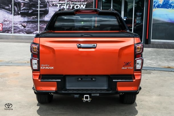 2023 Isuzu D-MAX X-TERRAIN in Orange