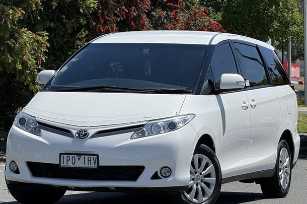 2019 Toyota Tarago GLI in White