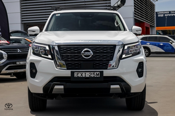 2022 Nissan Navara ST-X in White