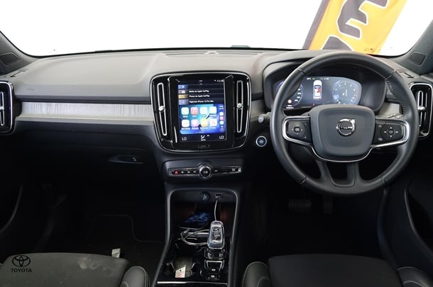 2020 Volvo XC40 T4 Inscription in White