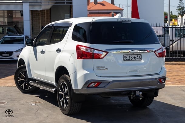 2020 Isuzu MU-X LS-U in White
