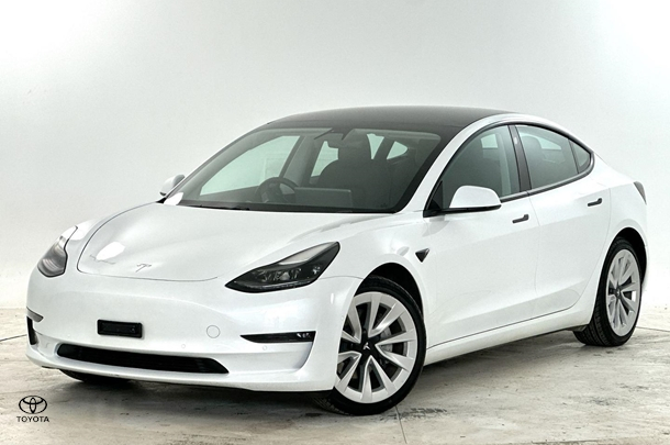 2021 Tesla Model 3 Long Range in White