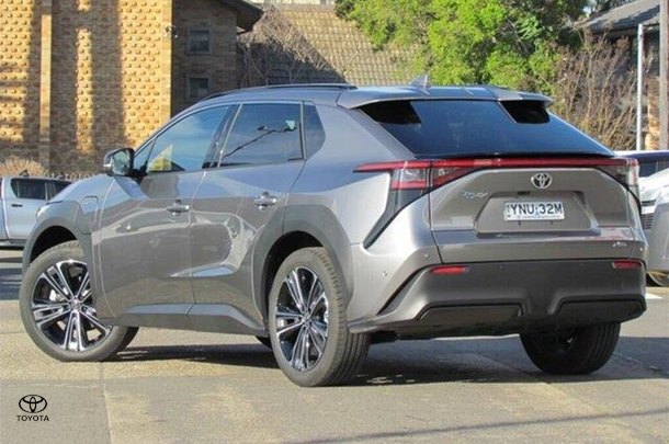 2023 Toyota bZ4X Standard AWD in Silver