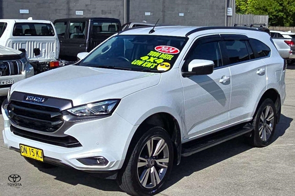 2024 Isuzu MU-X LS-T in White