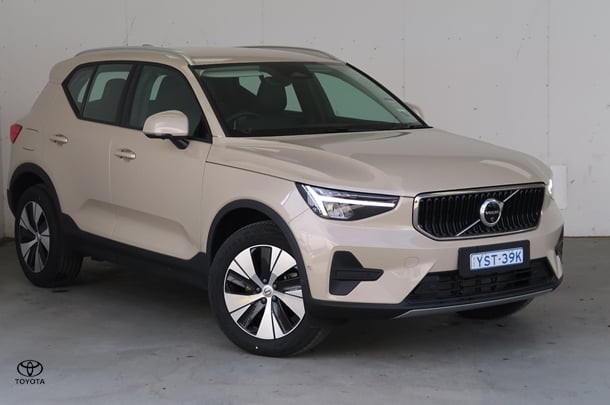 Image of 2025 Volvo XC40 Plus B4