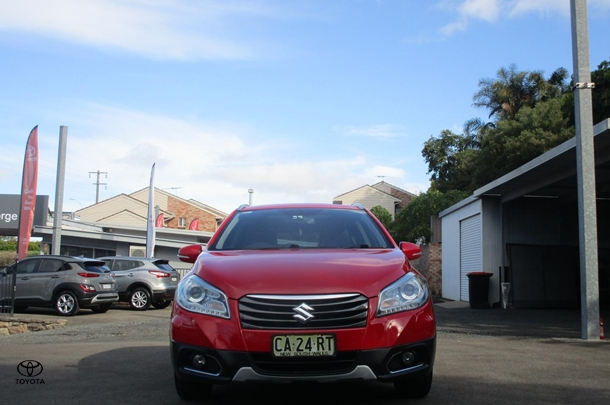 2014 Suzuki S-Cross GLX in Red