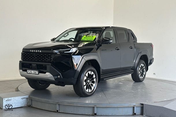 Image of 2025 Toyota Hilux SR5
