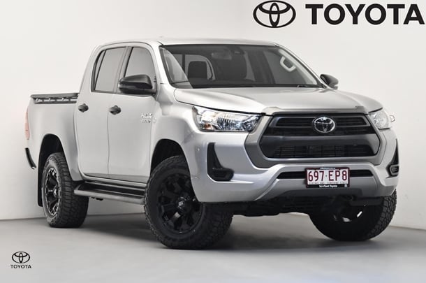 Image of 2022 Toyota Hilux 4x4 SR