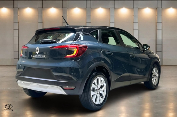 2022 Renault Captur Zen in Other