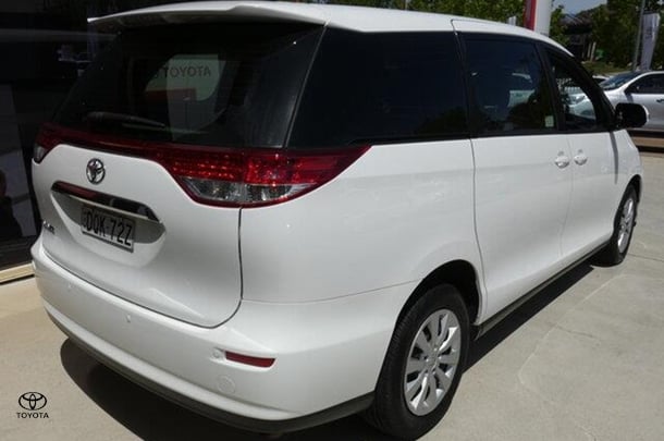 2017 Toyota Tarago GLI in White