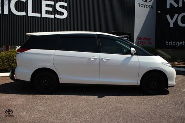 2014 Toyota Tarago GLI in White