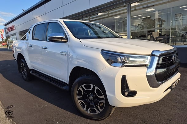 Image of 2023 Toyota Hilux SR5