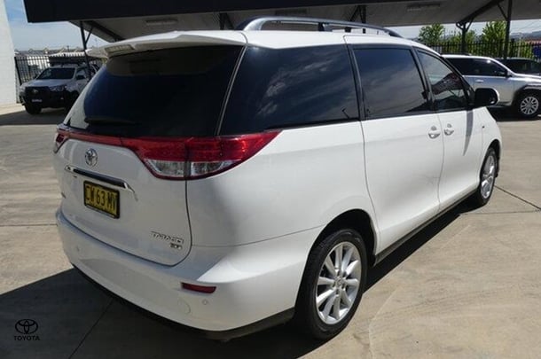 2015 Toyota Tarago GLX in White