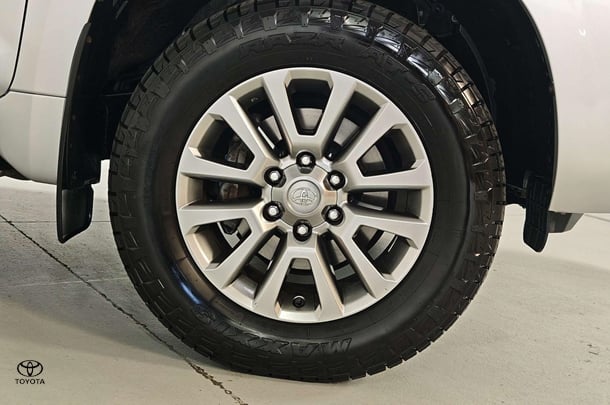 2018 Toyota Landcruiser Prado VX in Silver