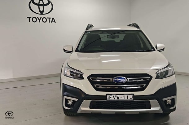 2021 Subaru Outback AWD in White