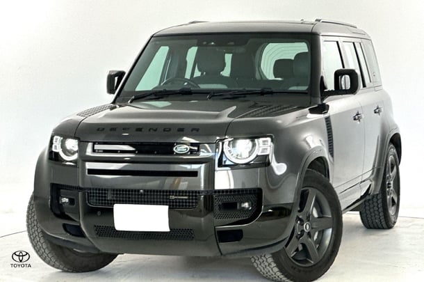 2022 Land Rover Defender 110 D300 X-Dynamic HSE in Grey
