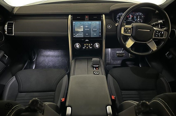 2021 Land Rover Discovery D300 R-Dynamic SE in Byron Blue (1ck)