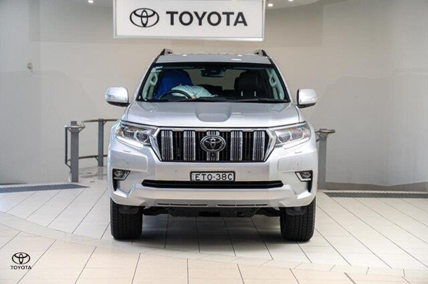 2022 Toyota Landcruiser Prado VX in Silver