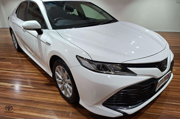 Image of 2019 Toyota Camry Hybrid Ascent