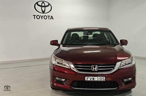 2015 Honda Accord VTi-L in Red