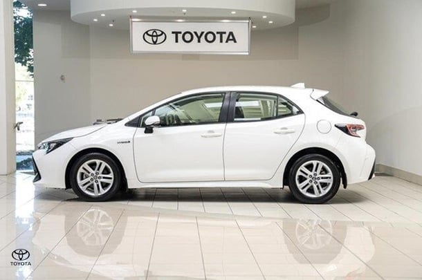 2021 Toyota Corolla Ascent Sport Hybrid in White