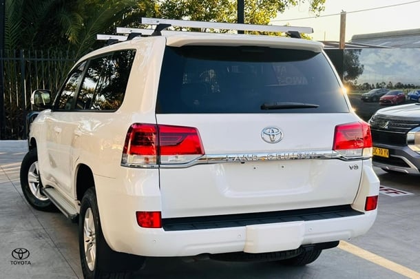 2020 Toyota Landcruiser GXL in White