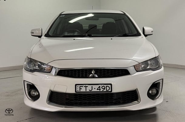 2015 Mitsubishi Lancer ES Sport in White