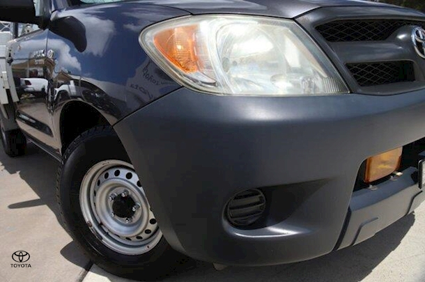 2007 Toyota Hilux Workmate in Grey