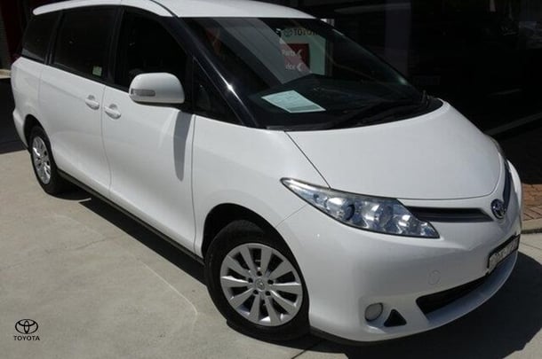 2017 Toyota Tarago GLI in White