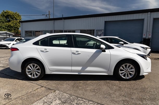2022 Toyota Corolla Ascent Sport in White