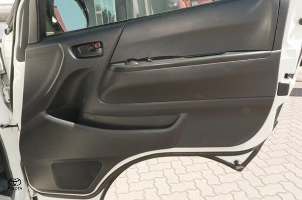 2018 Toyota Hiace Commuter in White