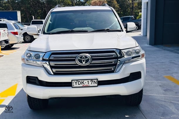2015 Toyota Landcruiser GXL in White