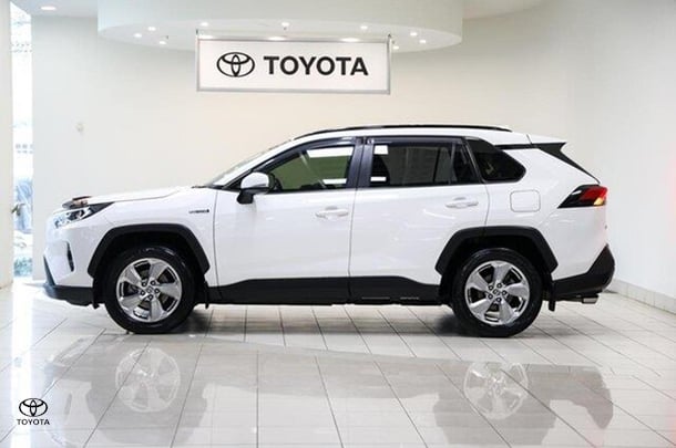 2020 Toyota RAV4 GXL in White