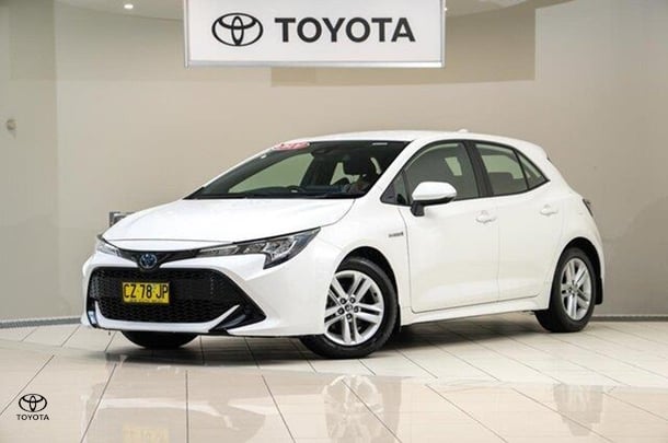 2020 Toyota Corolla Ascent Sport Hybrid in White